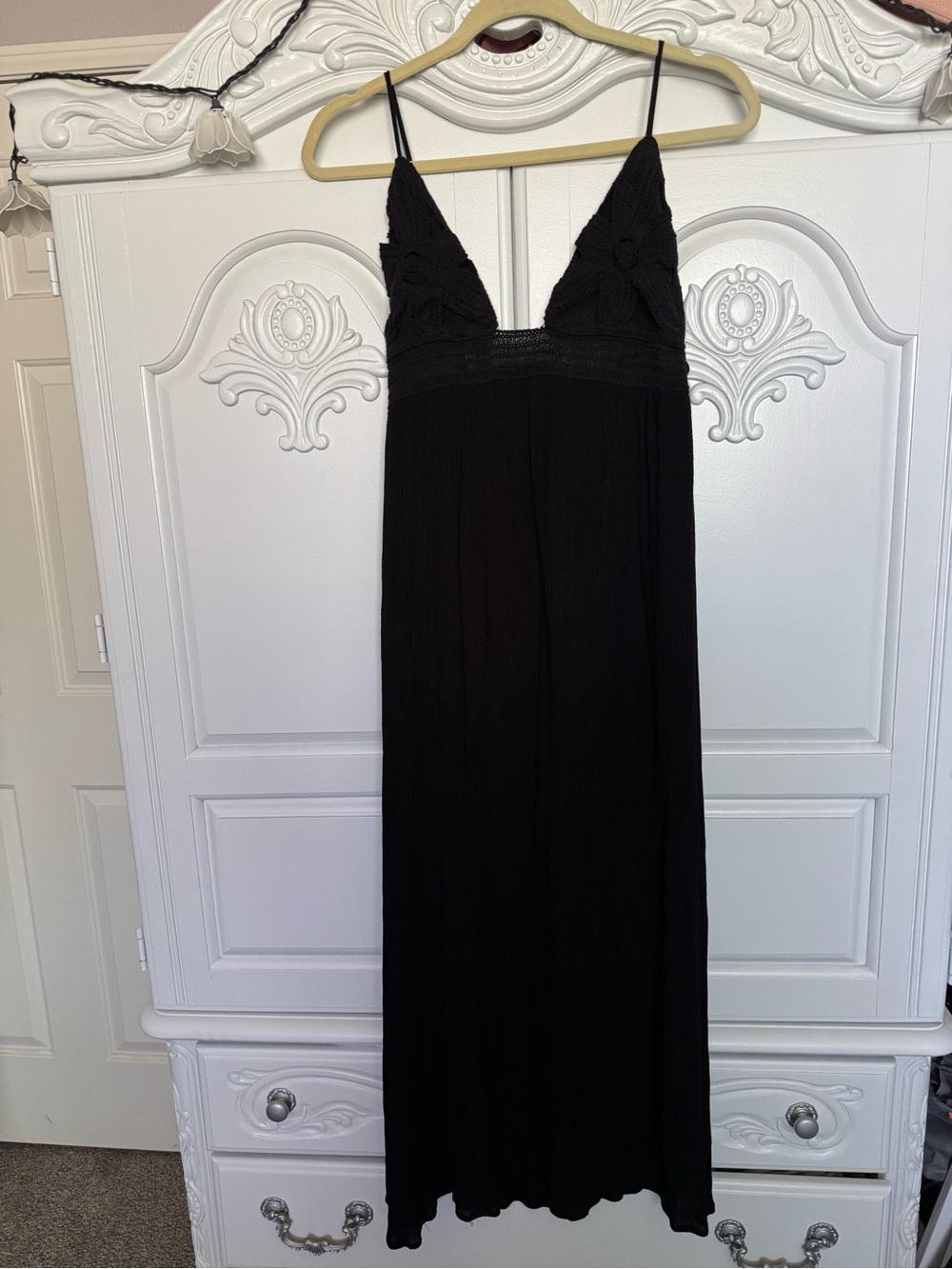Love Tree Black Crochet Bodice Maxi Dress